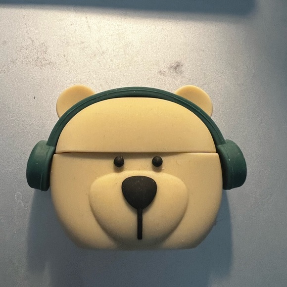 Cute Bear AirPods Case with Green Headphones - Picture 5 of 5